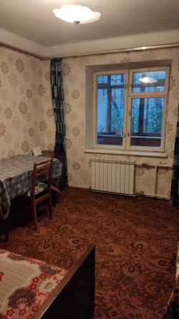Кімната в довгострокову оренду. Комунальні платежі входять у вартість. - фото 1
