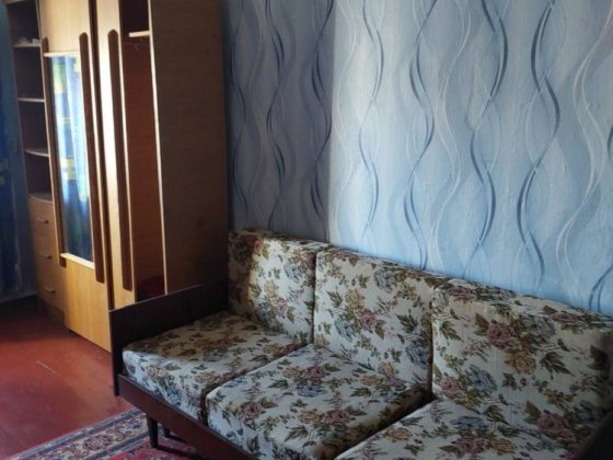 Кімната у гуртожитку, центр ринок