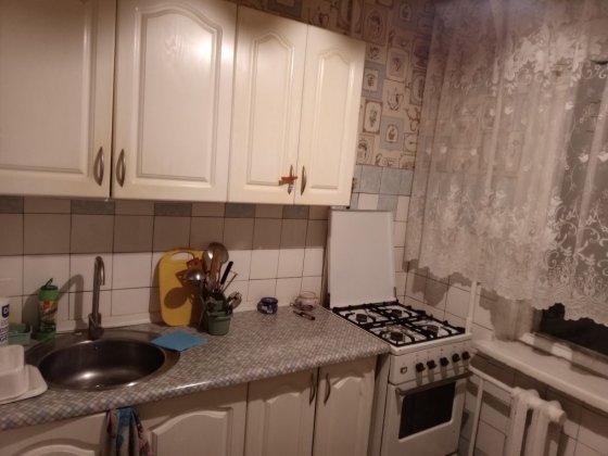 Кімната, вже вільна, без господаря, без агента. Шукаю сусідку(жінка),Київ, Зодчих 4,окрема