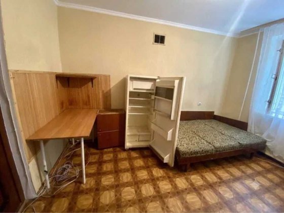 Оренда окремої кімнати 14 м² у гуртожитку сімейного типу біля Епіцентру. Без господарів. Киев