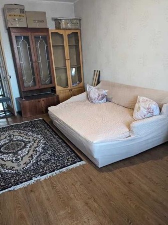 Здам кімнату в оренду в м.Одеса довгостроково .11поверх/16поверхівки,своя лоджія,свій санвузол,холод - фото 1