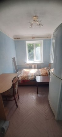 Сдам  гостинку  2/5 ул.Ощепкова , метро Армейская 3 мин.ходьбы - фото 1