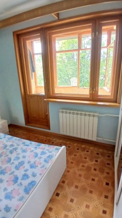 Сдам комнату девушке в двухкомнатной квартире - фото 1