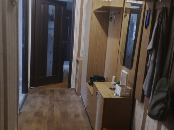 здаються 2 кімнати в 3-кімнатній квартирі( перевага сімейні пари) Киев