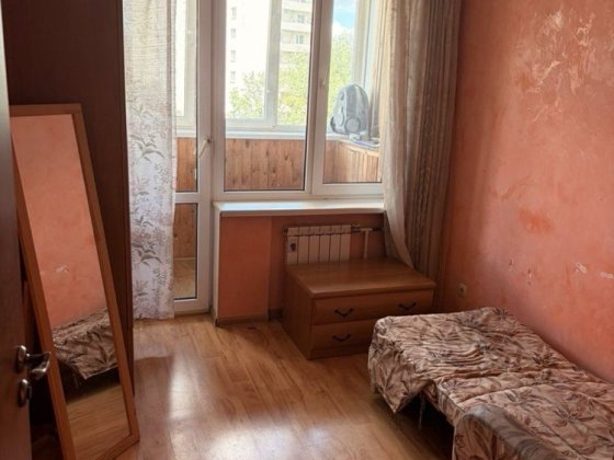 здаю кімнату в трикімнатній квартирі Киев