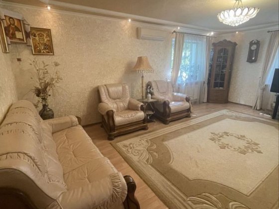 Оренда будинку з ремонтом 80 м 2 ,в районі Центрального ринку ! Слов'янськ