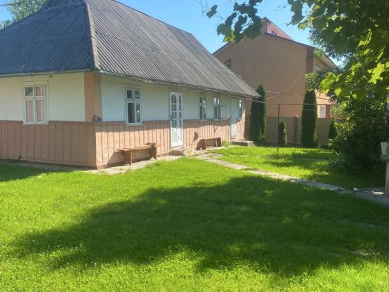 Здам будинок в центрі села Косів