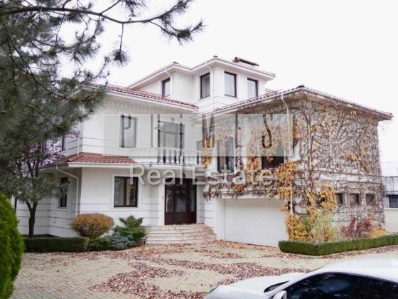 Оренда розкішного будинку, SPA-зона, генератор, 2 гаража с. Козин Козин