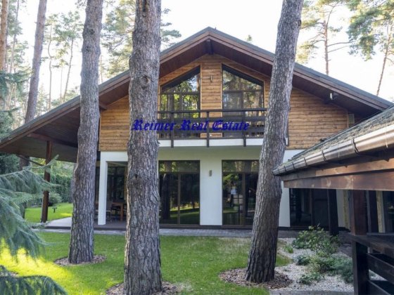Оренда будинка в Конча-Заспі в соснову лісі , охорона . Генератор . Інвектор Плюти