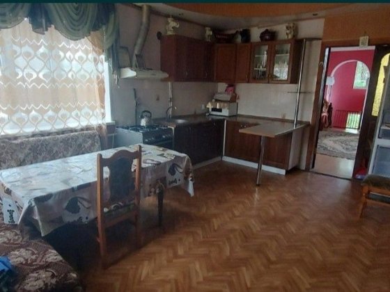 Здається 2-х пов будинок с.Требухів.Комун.входять в суму оренди.Можна для робітників.Укриття.Центр.Б Требухов