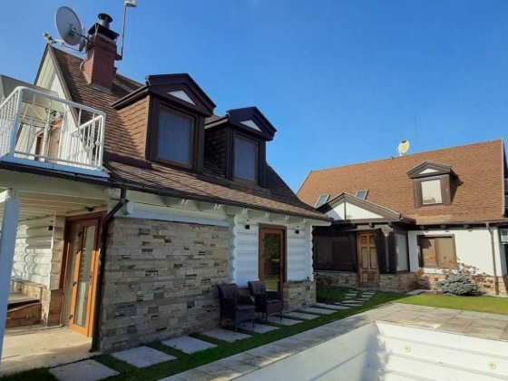 Будинок на Соломінці з особистим бомбосховищем з кухнею та кімнатою