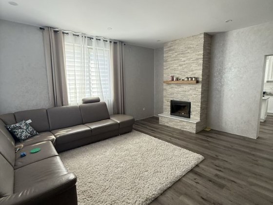Здам окремий будинок неподалік EVE BOUTIQUE LAKEFRONT RESORT Ровно