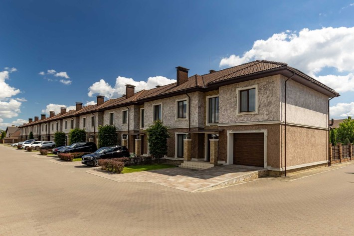 Оренда таунхауса 215 м² у КМ «Блакитна Лагуна» (Осокорки) | 3 спальні, гараж, пляж, охорона - фото 1