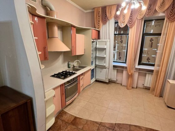 Сдам классный Дом на Гагарина  с подземным этажом; гаражом и двором Днепр