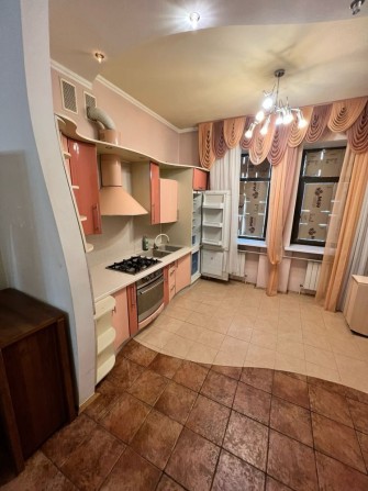Сдам классный Дом на Гагарина  с подземным этажом; гаражом и двором - фото 1