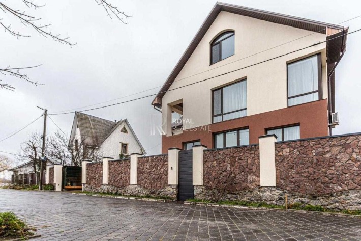 Оренда Будинок Осокорки 450 м² 5 кімнат 12 соток Басейн Гостьовий будинок Баня Генератор Гараж Озеро - фото 1