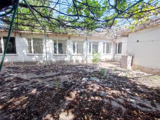 Оренда просторого будинку під бізнес або житло біля Малиновського ринку Одесса