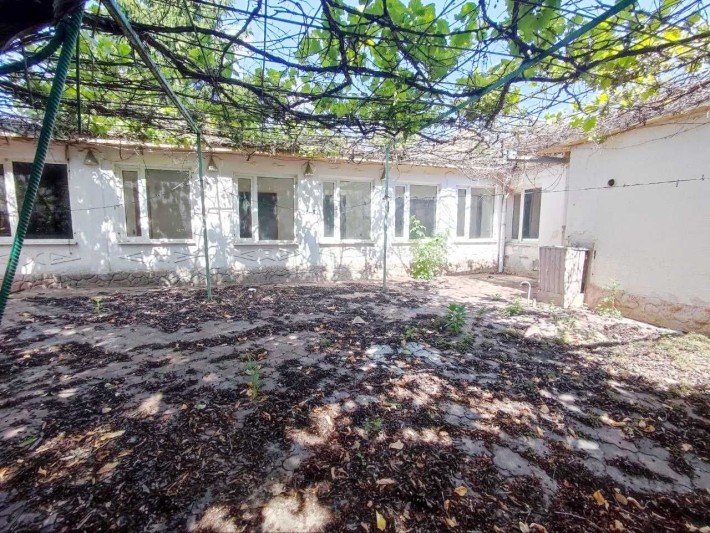 Оренда просторого будинку під бізнес або житло біля Малиновського ринку - фото 1