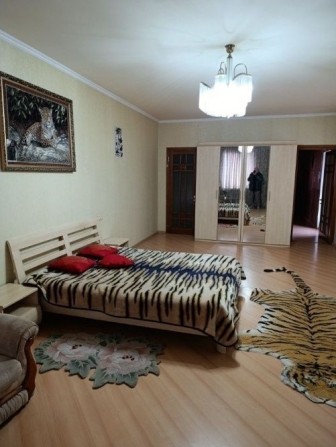 Сдам дом  на 2 входа , бомбоубежище,, гараж 4 к 250 м ! Малиновский р - фото 1