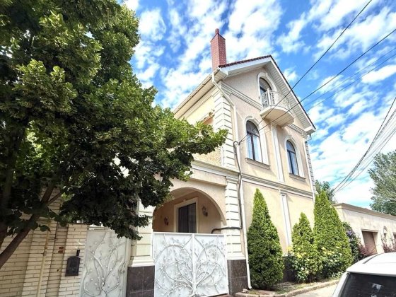 Аренда дома c бассейном и бомбоубежищем, Французский бульвар, 300 м²,гараж 2 авто, Одесса
