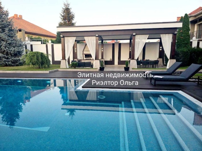 Аренда роскошной виллы в Совиньон - 2: 667 м², бассейн, сауна и дизайнерский участок - жизнь уровня  - фото 1