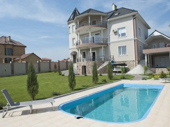 Аренда  дом с Бассейном в Совиньоне 2. Одеса