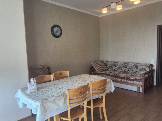 Здам євродвушку довгостроково, середній поверх Черноморск