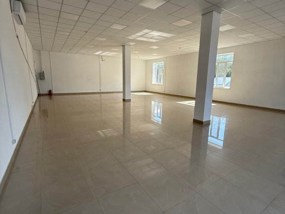 Оренда 200кв  2 поверх
