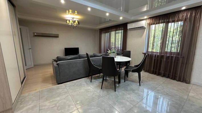 Vip  3-к. Квартира в Центре. Внимательно читайте описание ниже - фото 1