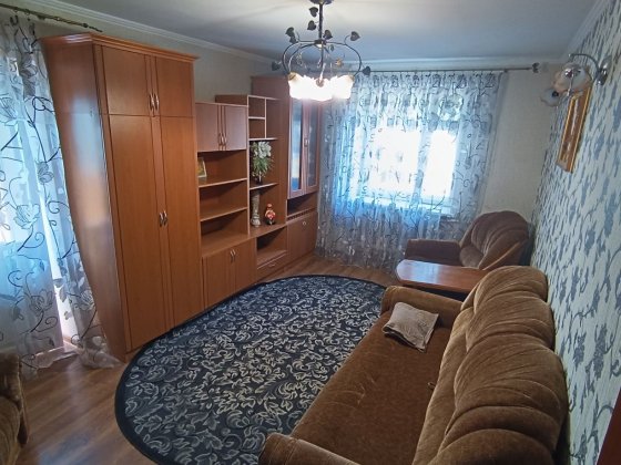 Здам 2к квартиру 1пов ЦЕНТР, з усіма зручностями і меблями Сарны