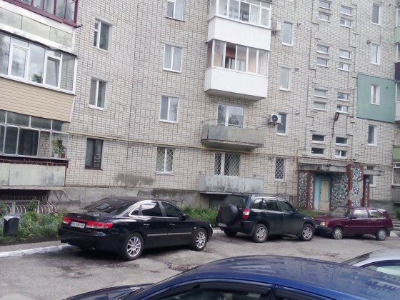 сдам на постоянно 2комнатную квартиру район площади