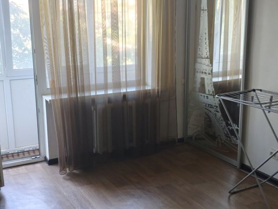Сдам однокомнатную квартиру  свянск на пятакетаке ща6000+кп Славянск