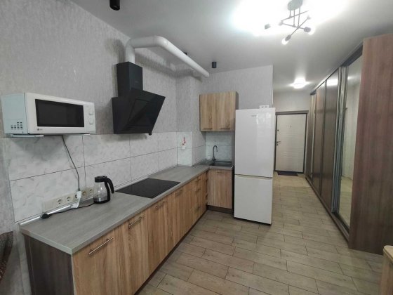 Оренда квартири в ЖК Акварелі-2, 2-й поверх, є генератор Вишневое