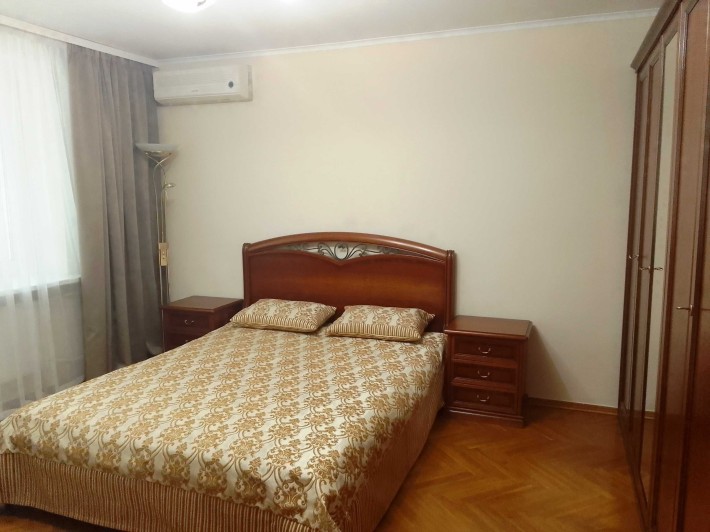 Оренда 4-к квартири в центрі Києва (вул. О. Кониського, 16) - фото 1