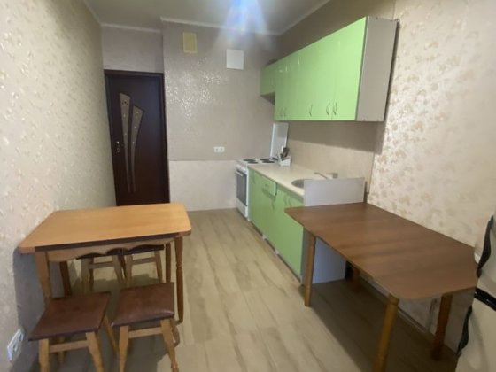 Оренда 2 кімнатної квартири біля метро Лівобережна Київ