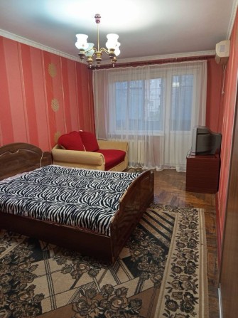 Оренда просторої  1 кімн. квартири в центрі міста (Артем) - фото 1