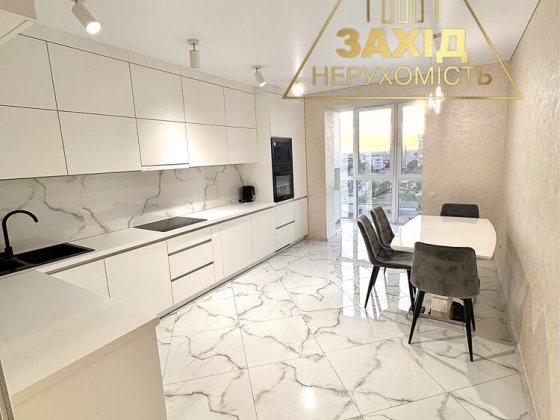 Оренда двокімнатної 86,5 м² неподалік Центру у Новобудові Луцьк