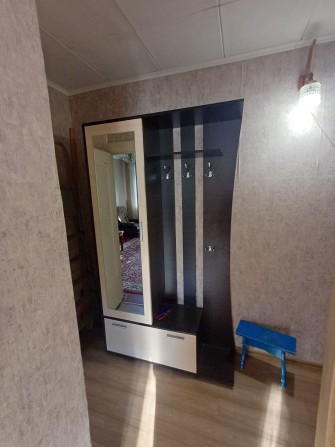 2 кімн Центр Міськ район Макулан , 2/5 поверх , всі необхідні меблі і техніка - фото 1