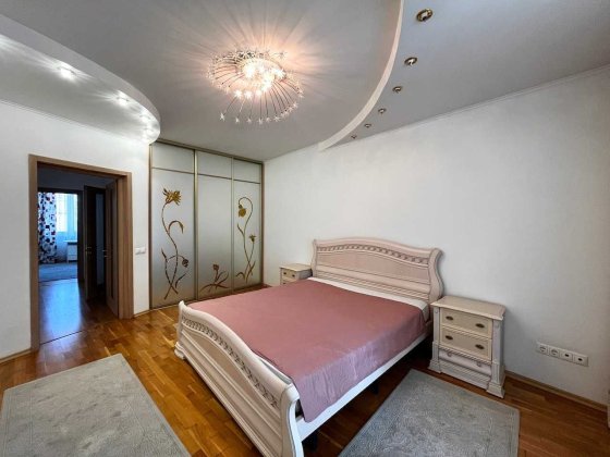 Оренда квартири, метро Лівобережна, вул. Митрополита Шептицького, 10 Киев