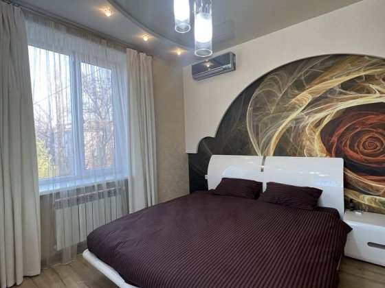 Аренда 2х ком сталинки , на 96 квартале ( пр Гагарина ) Кривой Рог
