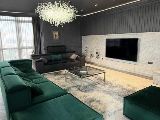 Оренда ексклюзивної квартири в центрі міста з паркінгом. 280м2 Ивано-Франковск