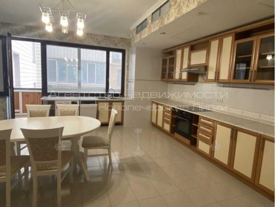 Оренда 4-кімнатної квартири 260 м² у центрі Києва — вул. Кропивницького, 10, Бессарабка Киев