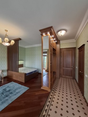 Перша здача. Печерськ. Студія 47 м². Автономне живлення - фото 1