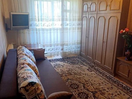 Пропонується в довгострокову оренду двох кімнатна квартира біля метро Лівобережна. Київ