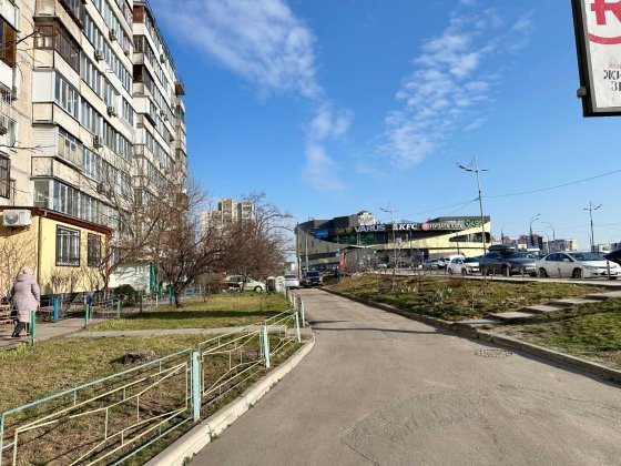 1-кімнатна. м. Героїв Дніпра, пр-т Оболонський, 43 Киев
