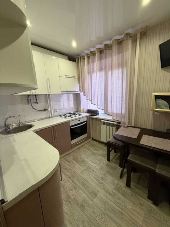 Оренда 3-кімнатної квартири в центральній частині міста - фото 1
