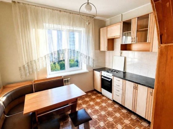 Актуально! ЗДАМ 1 км. квартиру поруч Центру Ровно