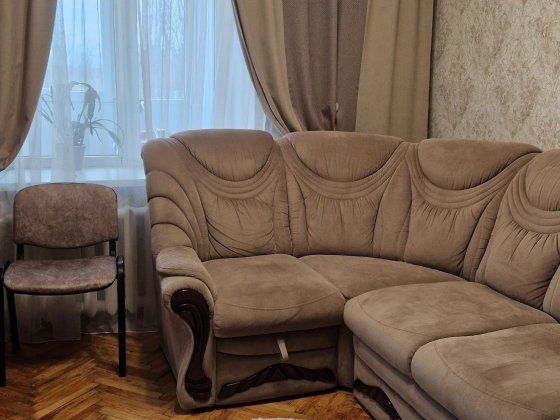 Оренда від власника великої 2 кім квартири, цегляний будинок, балкон та кладова Сумы