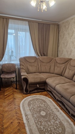 Оренда від власника великої 2 кім квартири, цегляний будинок, балкон та кладова - фото 1