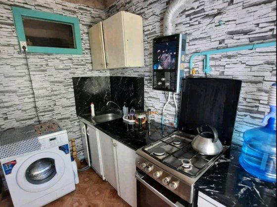 1кімн,2 поверх, є гаряча вода (газ колонка) Сумы